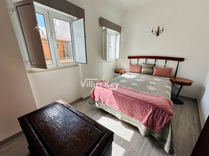 Image No.9-2 Bed House for sale