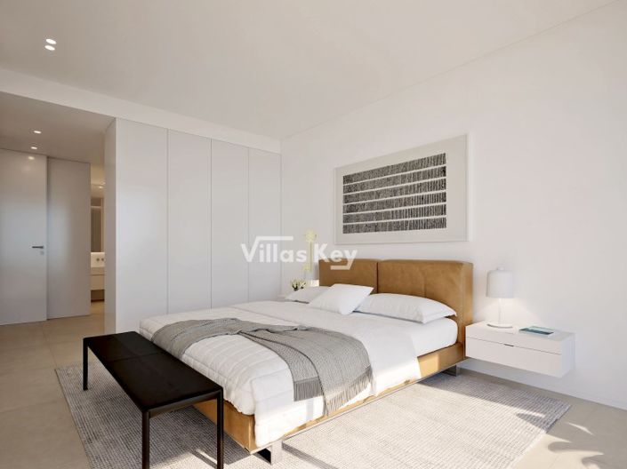 Image No.22-4 Bed House for sale