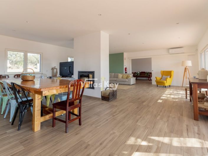 Image No.12-5 Bed Farmhouse for sale