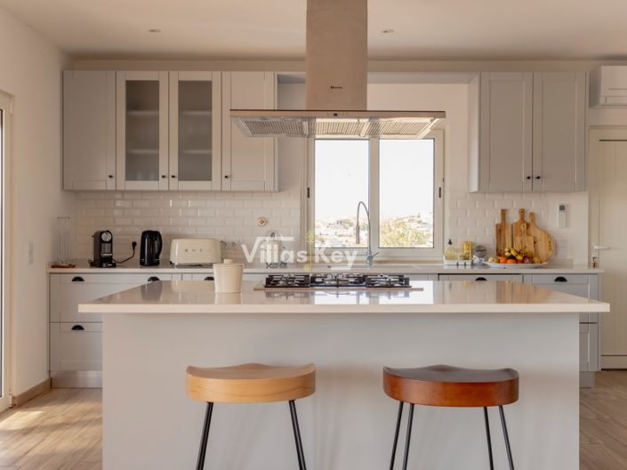 Image No.17-5 Bed Farmhouse for sale