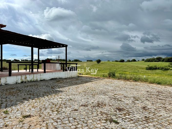 Image No.71-5 Bed Farmhouse for sale