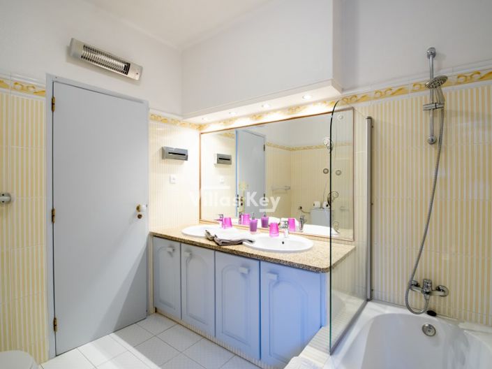 Image No.25-3 Bed House for sale