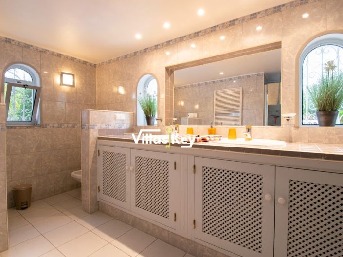 Image No.33-3 Bed House for sale