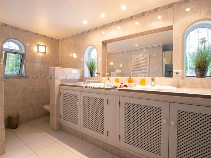 Image No.34-3 Bed House for sale