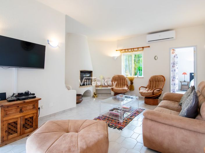 Image No.10-3 Bed House for sale