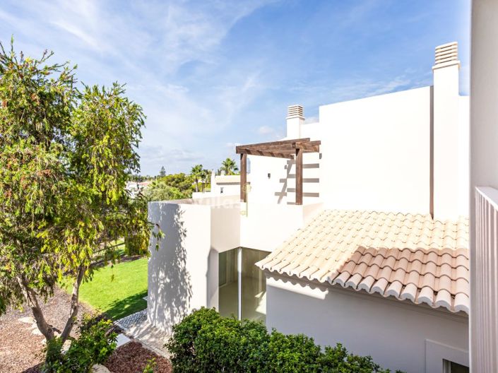 Image No.18-2 Bed House for sale