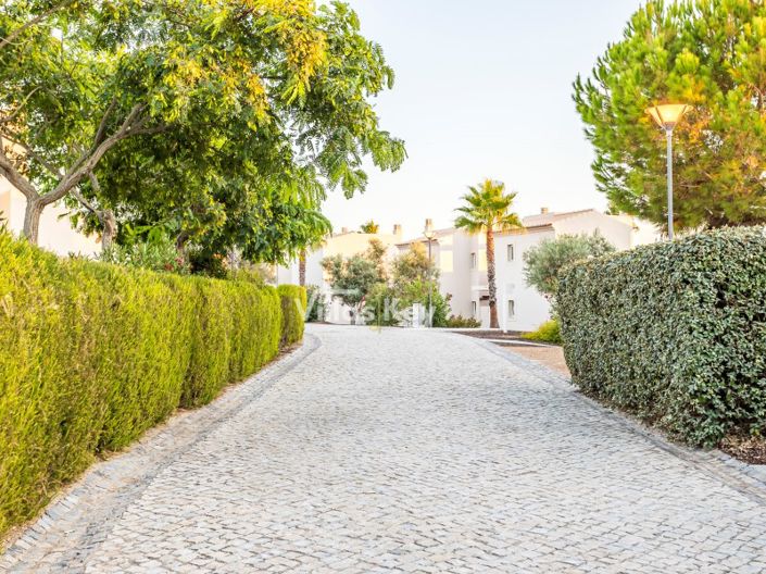 Image No.40-2 Bed House for sale