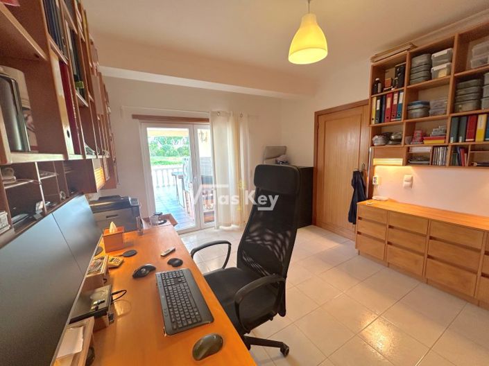 Image No.23-4 Bed House for sale