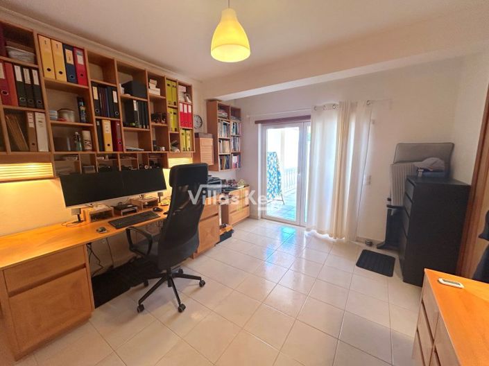 Image No.24-4 Bed House for sale