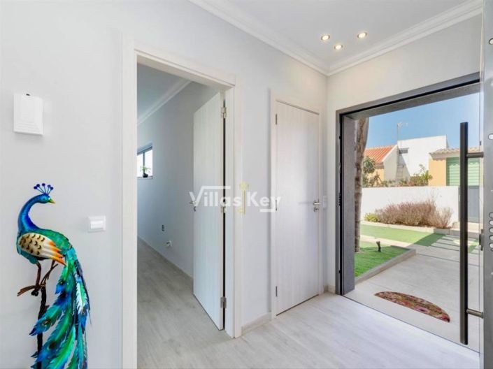 Image No.15-4 Bed House for sale