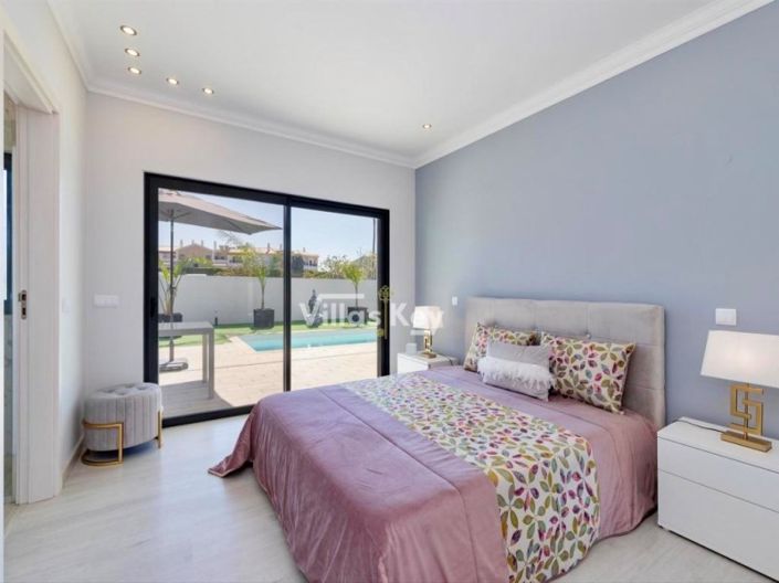 Image No.23-4 Bed House for sale