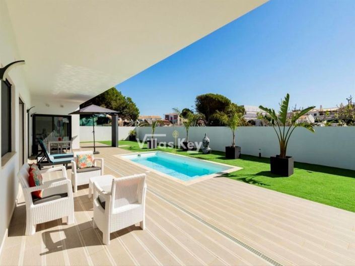 Image No.3-4 Bed House for sale