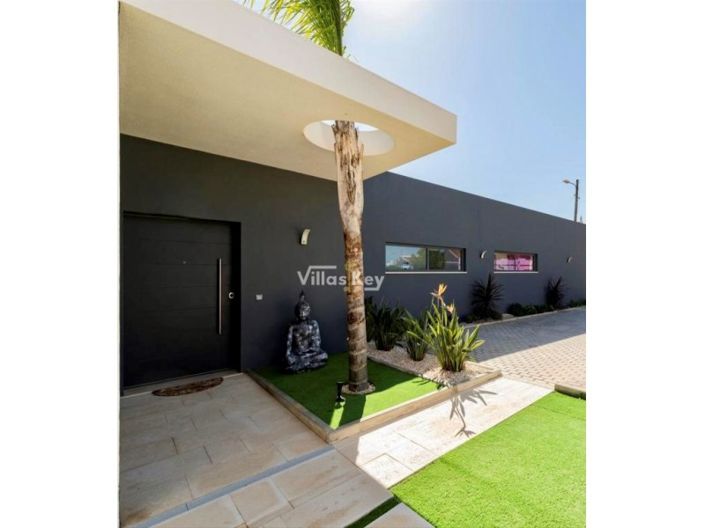 Image No.31-4 Bed House for sale