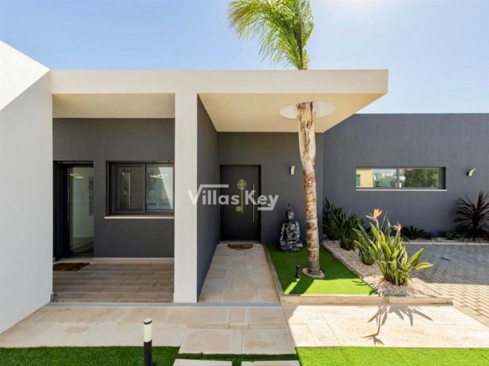 Image No.35-4 Bed House for sale