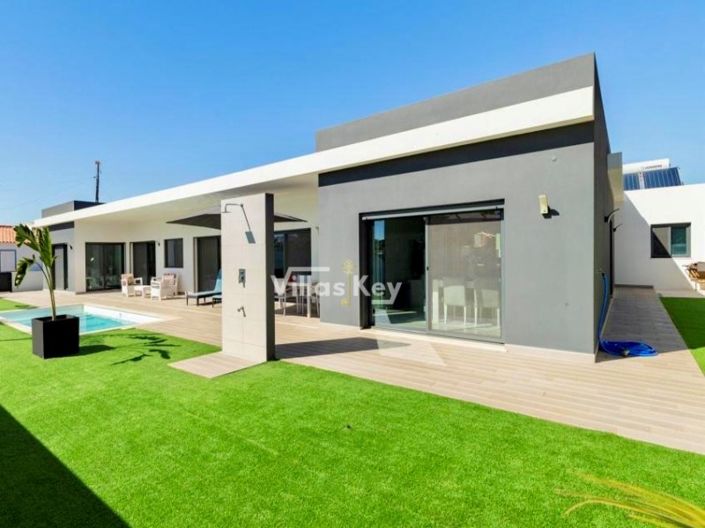 Image No.5-4 Bed House for sale