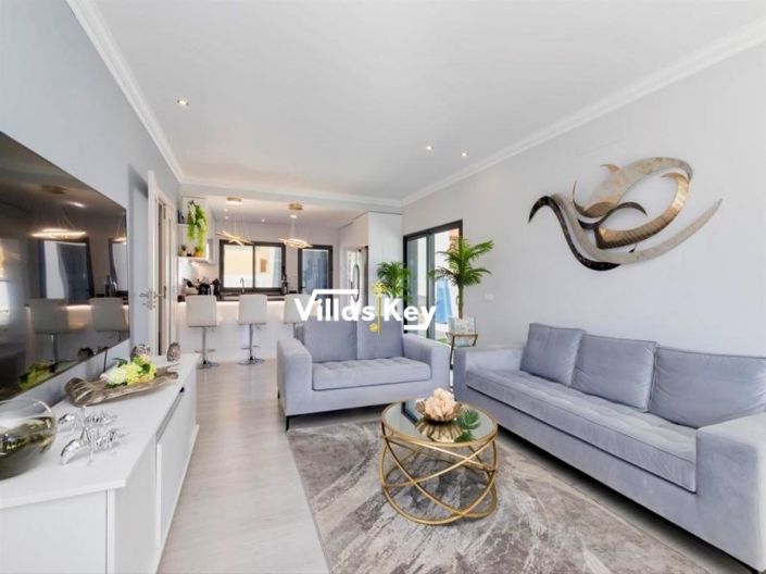 Image No.9-4 Bed House for sale