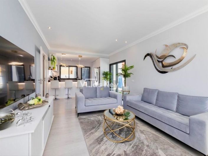 Image No.9-4 Bed House for sale