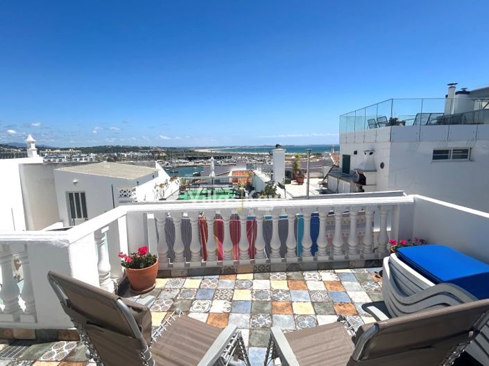 Image No.1-4 Bed House for sale