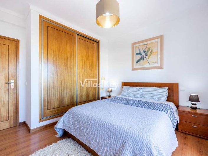 Image No.15-4 Bed House for sale