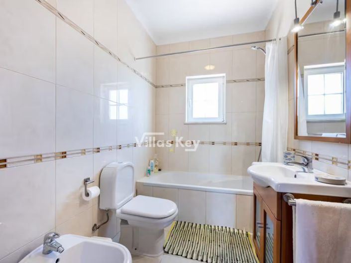 Image No.23-4 Bed House for sale