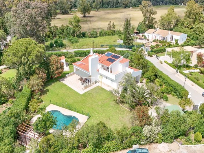 Image No.1-4 Bed House for sale
