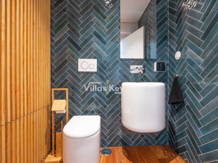 Image No.16-4 Bed House for sale