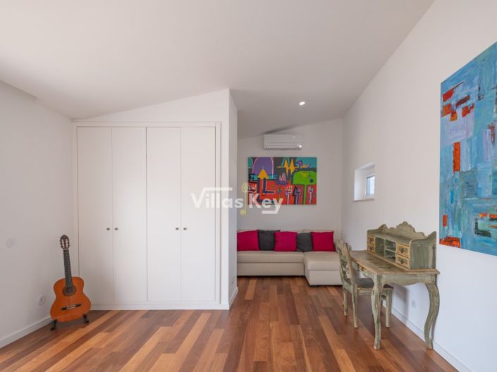 Image No.24-4 Bed House for sale