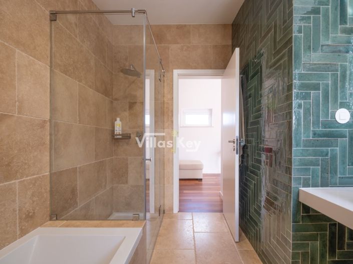 Image No.27-4 Bed House for sale