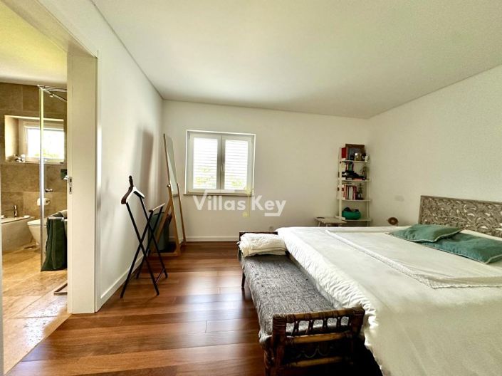 Image No.30-4 Bed House for sale