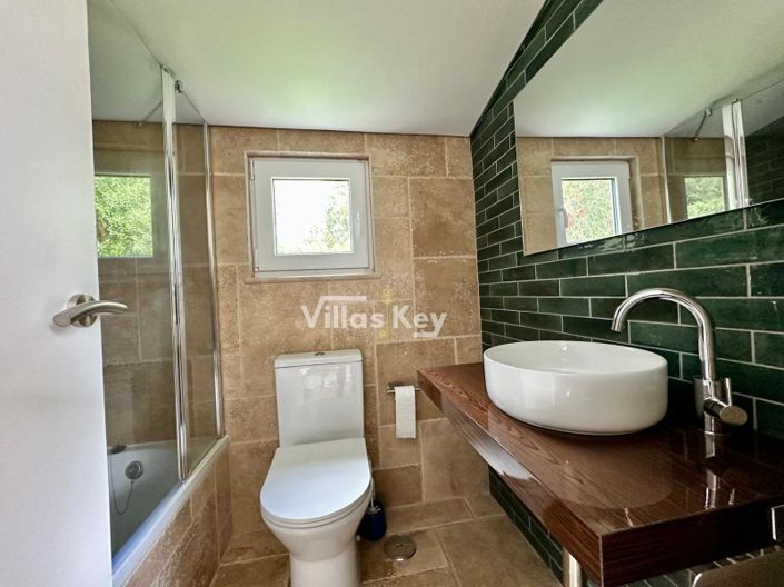 Image No.41-4 Bed House for sale