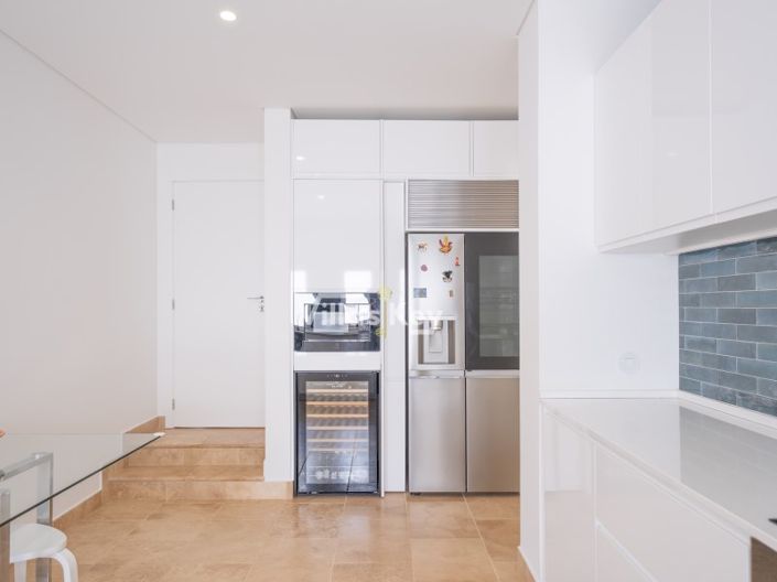 Image No.6-4 Bed House for sale