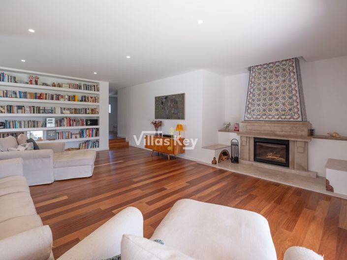 Image No.7-4 Bed House for sale