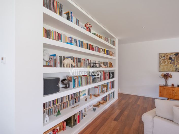 Image No.9-4 Bed House for sale