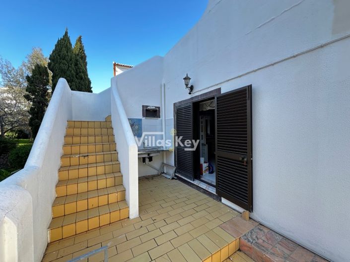 Image No.17-3 Bed House for sale