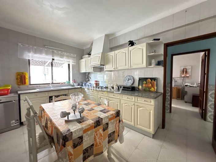 Image No.3-3 Bed House for sale