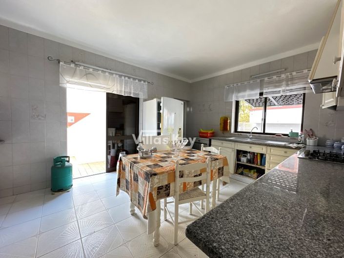 Image No.5-3 Bed House for sale