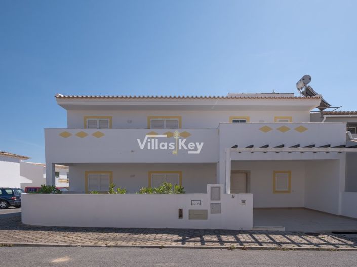 Image No.1-4 Bed House for sale