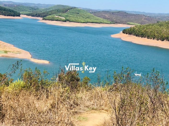 Image No.25-16 Bed Commercial for sale