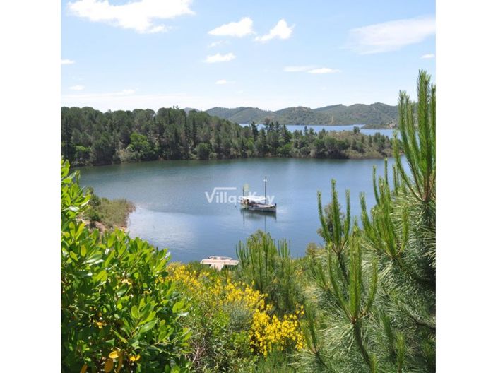 Image No.5-16 Bed Commercial for sale