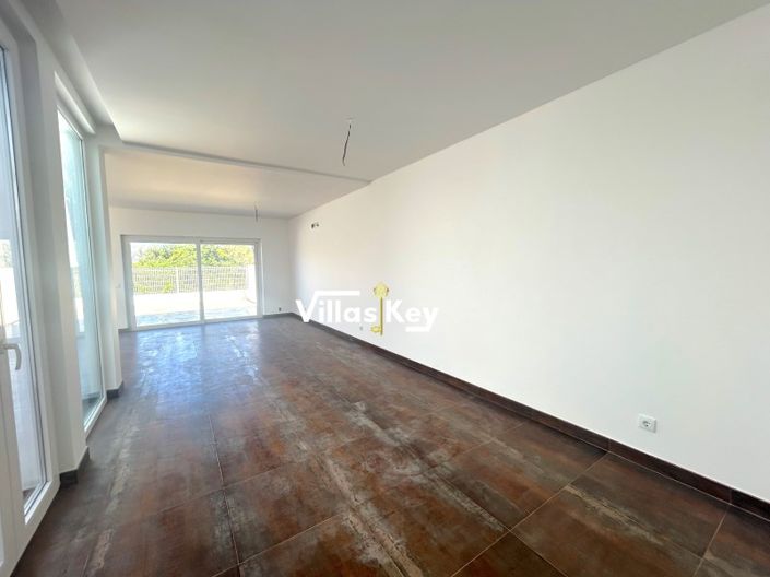 Image No.15-3 Bed House for sale