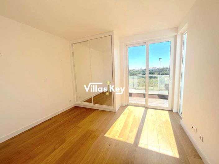 Image No.26-3 Bed House for sale