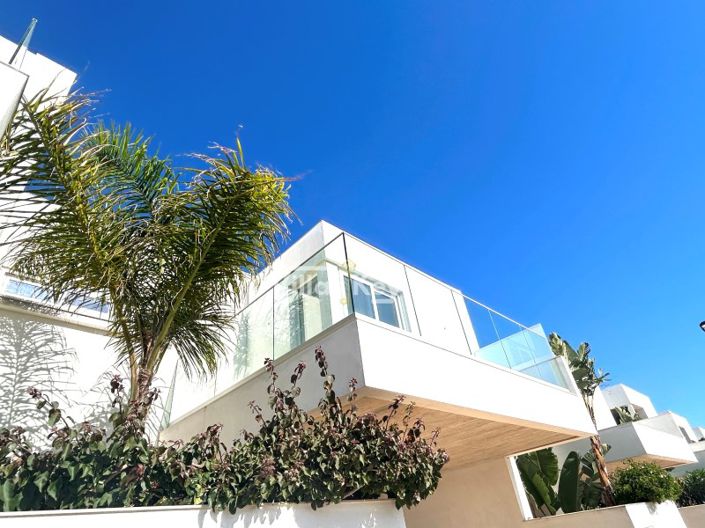 Image No.5-3 Bed House for sale