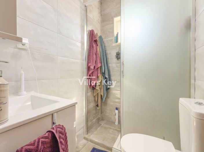 Image No.19-2 Bed House for sale