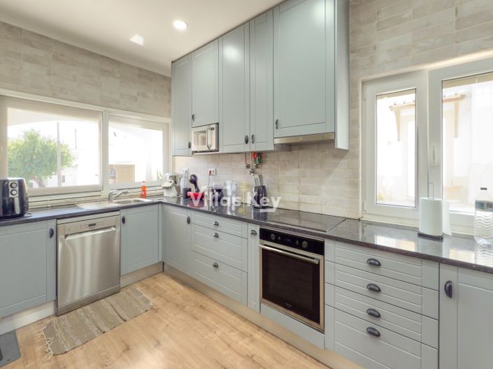 Image No.1-2 Bed House for sale
