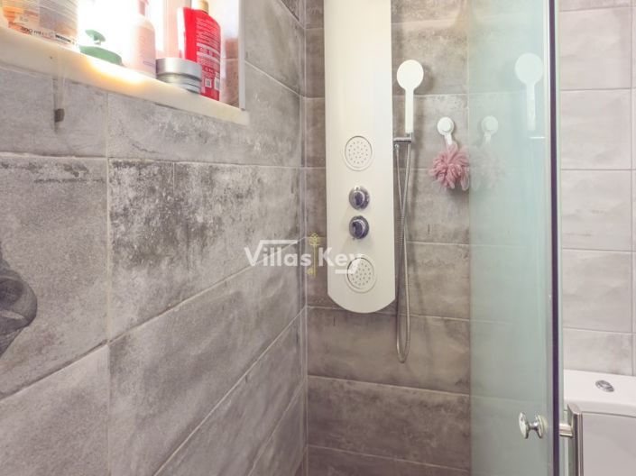 Image No.20-2 Bed House for sale