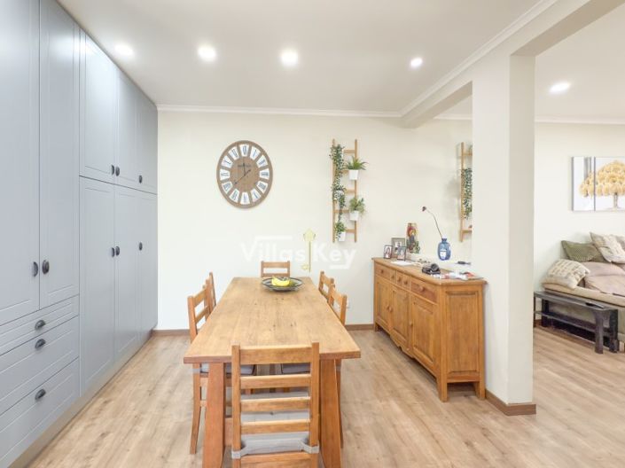 Image No.4-2 Bed House for sale