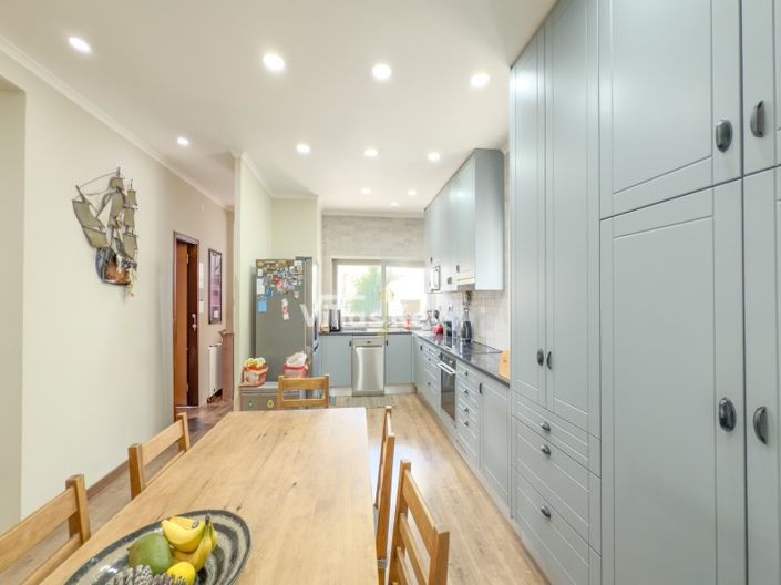 Image No.5-2 Bed House for sale