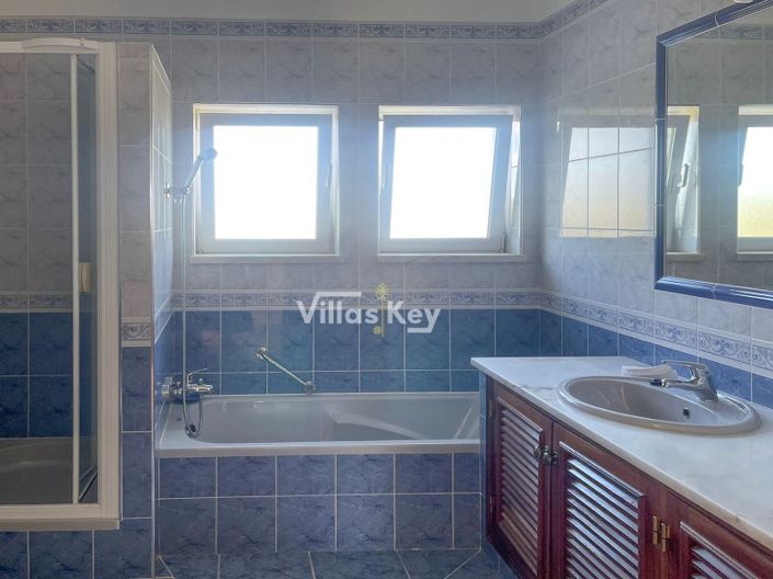 Image No.20-3 Bed House for sale