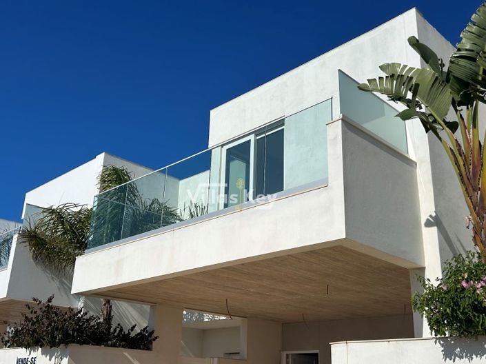 Image No.1-3 Bed House for sale