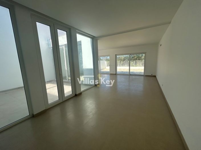 Image No.12-3 Bed House for sale